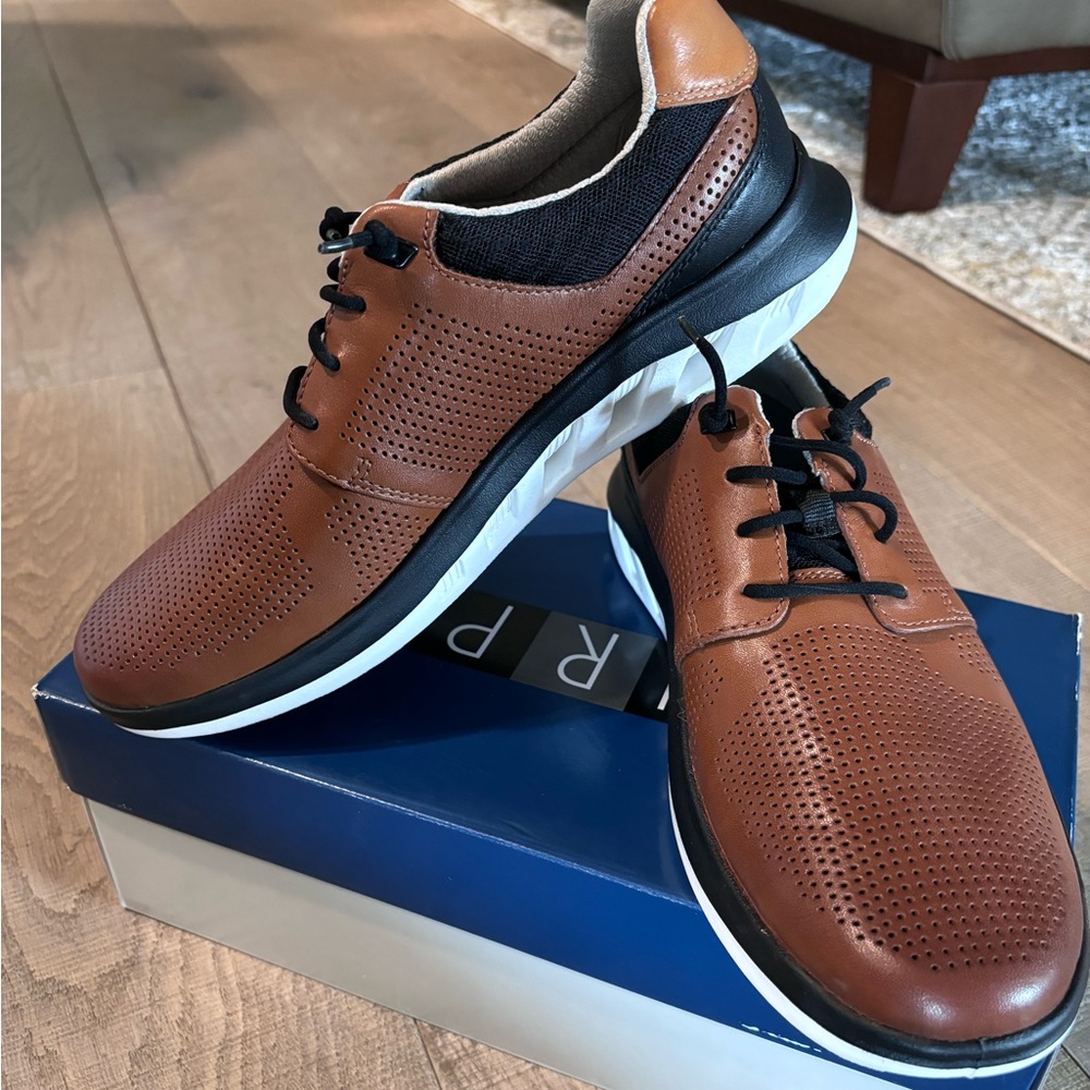 Johnston and Murphy Duncan Plain Toe shoes